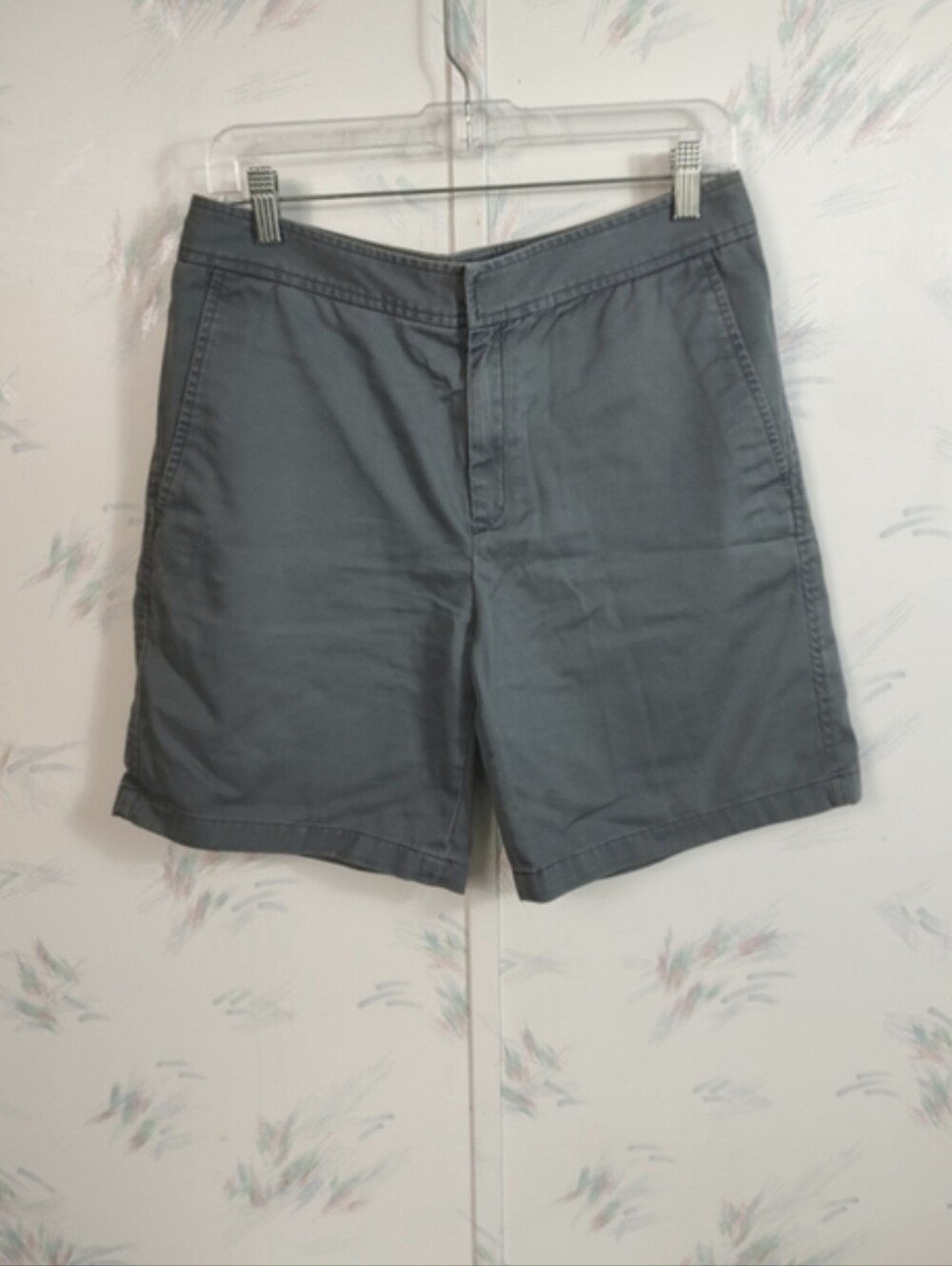 Women's Banana Republic Premium Chinos Flat Front Shorts Grey 8